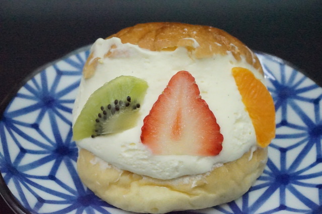 マリトッツオフルーツ2-1