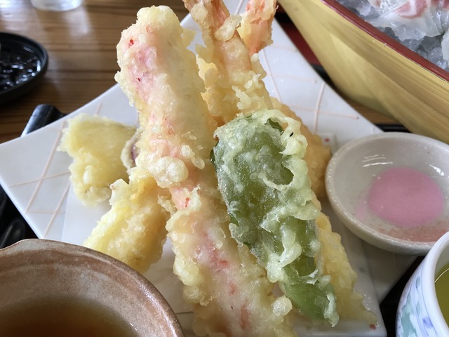 刺身盛り合わせ天婦羅付き1-1-1