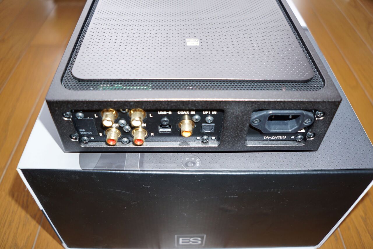 ヘッドホンアンプ SONY TA-ZH1ES 購入記 : 男ひとり旅の美学 ヘッドホンアンプ SONY TA-ZH1ES 購入記 : 男ひとり旅の美学