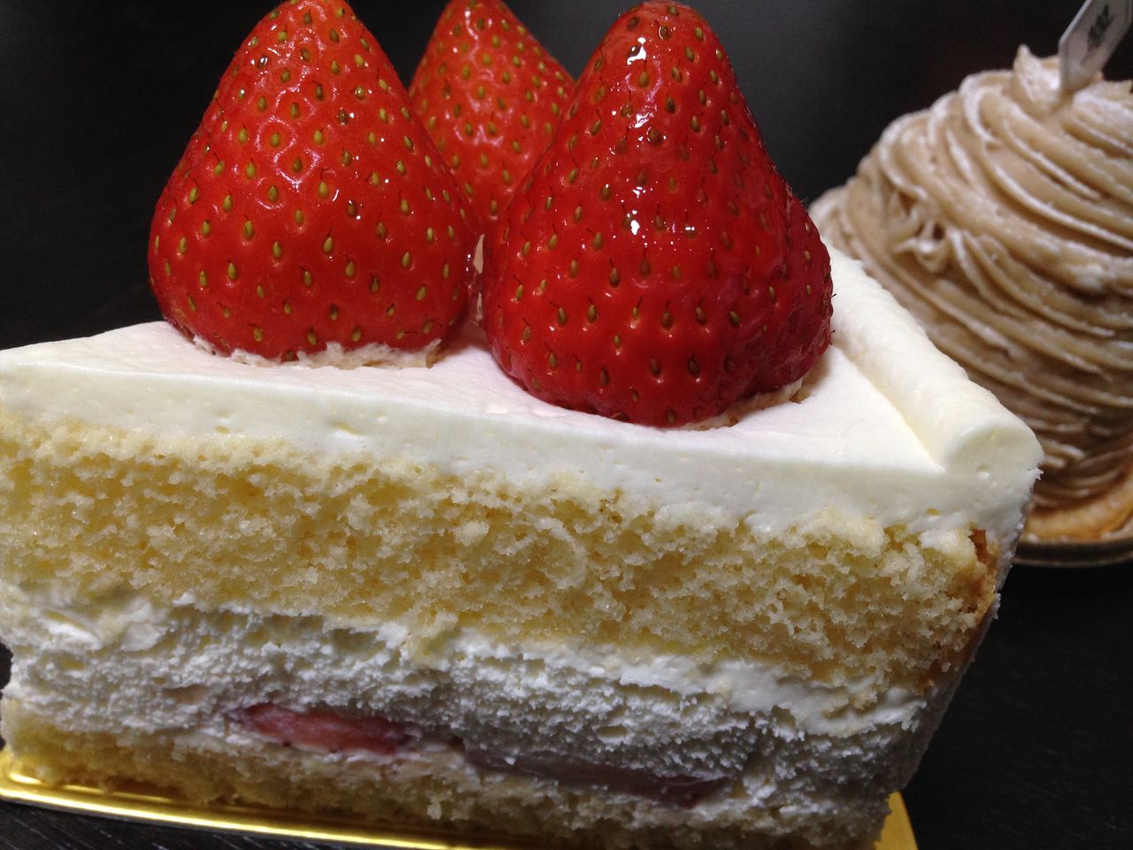 濃厚生クリームのショートケーキ 船橋 アンリ シャルパンティエ 船橋東武店 ガトショコのふらり食レポ 濃厚生クリームのショートケーキ 船橋 アンリ シャルパンティエ 船橋東武店 ガトショコのふらり食レポ