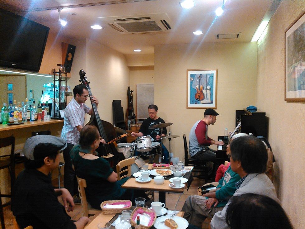 名曲珍曲音楽ネタ 長谷川明彦jazz Trio 於 コーヒーカンタータ 矢部 Gatos