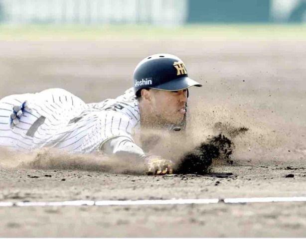 阪神・ドラ3岡城 あるぞ開幕1軍“甲子園初打点”2点適時三塁打 「Tポーズ」さく裂、虎党沸いた!