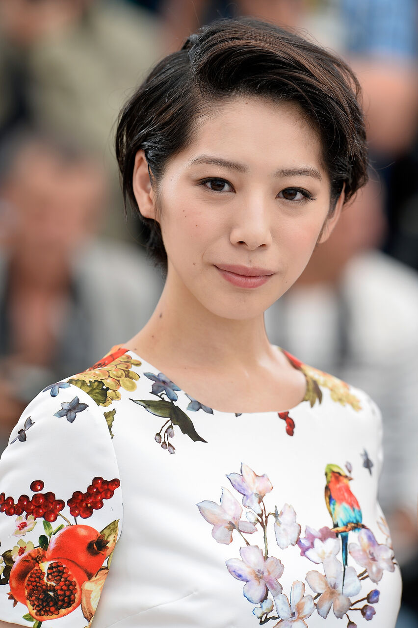 川口春奈さん 25才 鼻のボツボツがまったくない美人 阪神タイガース猛虎魂アンテナ