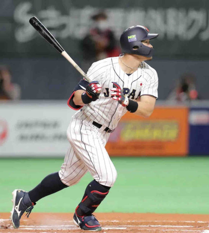 【阪神】佐藤輝明、日の丸初長打　右中間フェンス直撃の適時二塁打