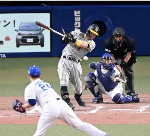 【阪神】不振の佐藤輝明が2試合連続安打「いやあ、もうね、次は打てるように頑張ります」