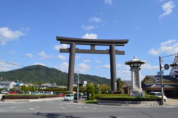 Omiwa-jinja_ootorii_R