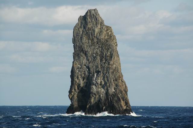 伊豆諸島 海底火山のベヨネース列岩 新たに複数の場所で気泡 画像あり W