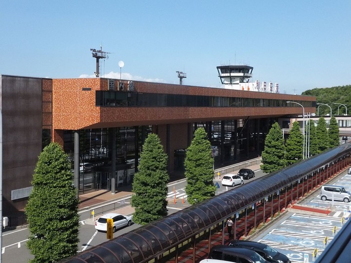 Akita_Airport_Domestic_Terminal_20160605