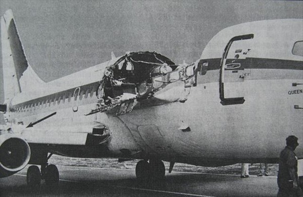 Aloha_Airlines_Flight_243_fuselage_R