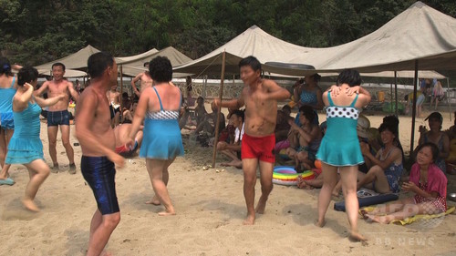 動画 北朝鮮の海水浴場で遊ぶ人々を撮影 画像あり W