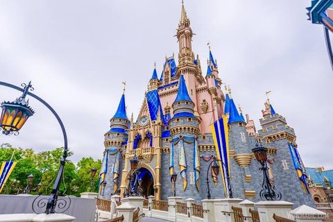 悲報 ディズニーのシンデレラ城 改修工事でラブホみたいな外観になってしまうwww 画像あつめーる