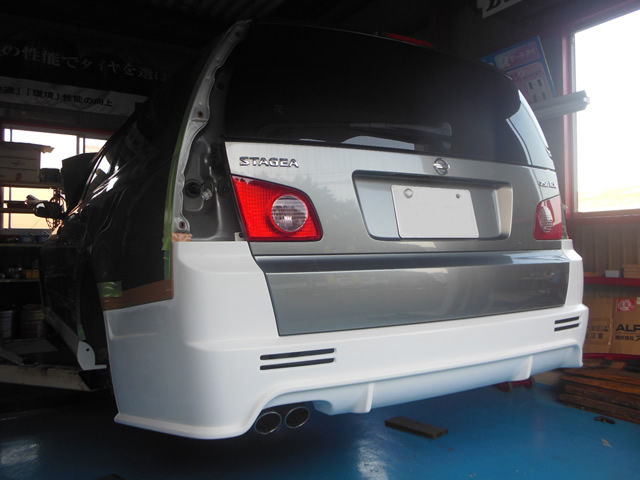 Ｍ３５　ステージア　リアスポイラー ステージアM35リアスポイラー 純正リアスポイラー撤去（日産