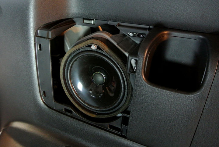 ステップワゴンスパーダ Rk フロントドアチューニング リアスピーカー交換 ガレージバウムの作業日記