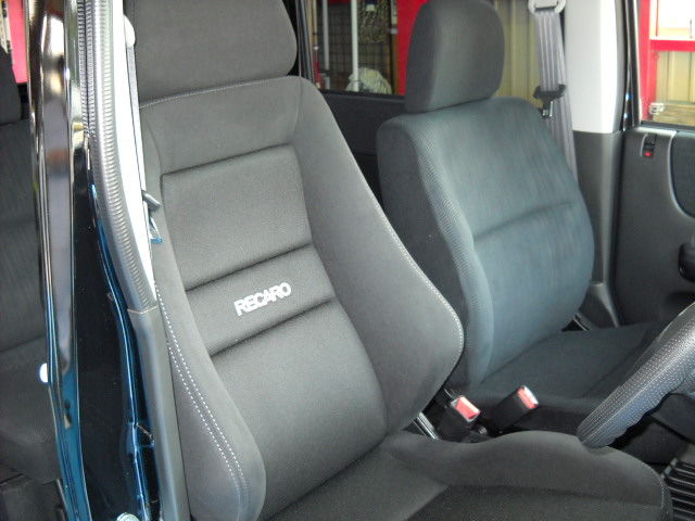 バモスのシートをレカロに交換しました : ガレージバウムの作業日記 