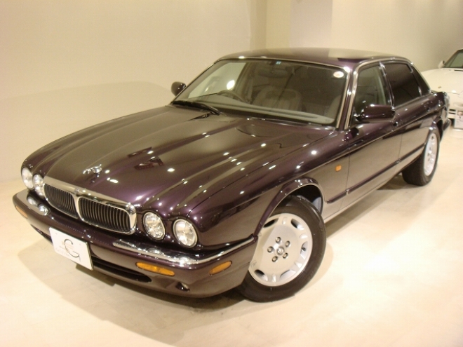 13年最終300系ジャガーXJ3 2V8エグゼクティブ値上り必至別途10万検2年 