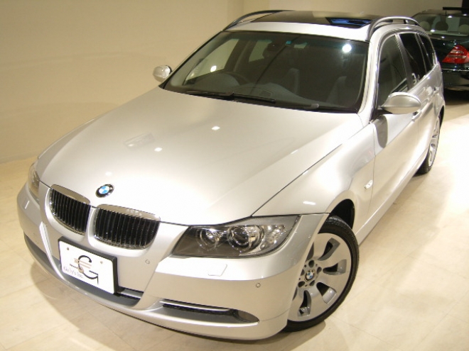 入庫情報2007年bmw335iツーリング右ハンドルディーラー新車保証付 まだまだ中古車 市場に台数の少ないbmw3シリーズワゴン 新車価格 688万円の335iツーリングがこの価格で買える hddナビが装備された新型3シリーズになります ge3ys 入庫情報2007年bmw335iツーリング右ハンドルディーラー新車保証付 まだまだ中古車 市場に台数の少ないbmw3シリーズワゴン 新車価格 688万円の335iツーリングがこの価格で買える hddナビが装備された新型3シリーズになります ge3ys