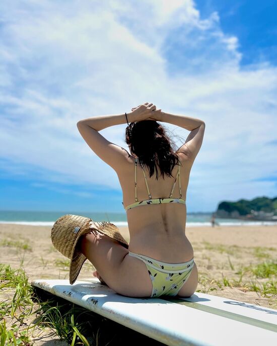 16歳で映画界席巻　女優・伊藤歩(44)が突如「ビキニ姿」を披露　ファンがその美しさに歓喜