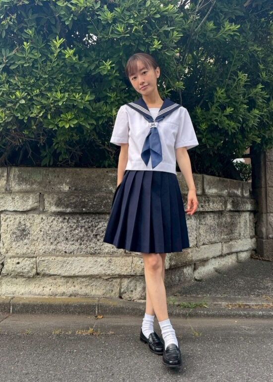 松本まりか、セーラー服オフショット「しっかり楽しんじゃった」フォロワー絶賛「違和感なし」