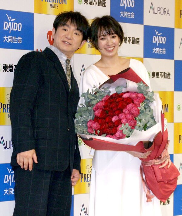 よゐこ濱口優＆アッキーナ夫妻の初冠番組スタート 濱口「久々に手ぇつないでみる？」に「照れちゃいますなあ」