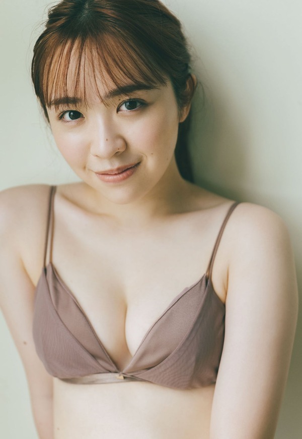 【画像】渡辺みり愛、乃木坂46卒業後初グラビア　水着＆下着姿で美バスト大胆披露