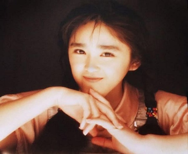 ストーカー被害きっかけに引退した元アイドル・本田理沙、ブロンドヘアで降臨　37年の付き合いBro.KORNも