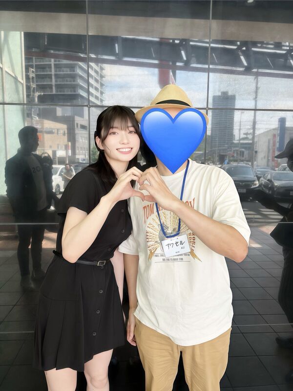 【画像】トップAV女優・瀬戸環奈さんのファンサービスが凄い 3