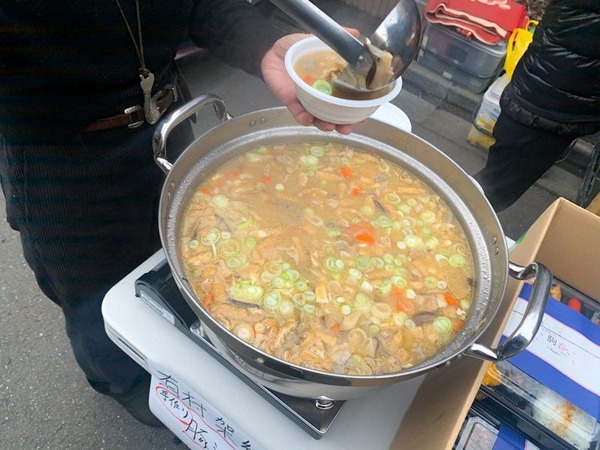 新人AV女優さん、撮影現場にお菓子を差し入れ　いいお嫁さんになりそう 11