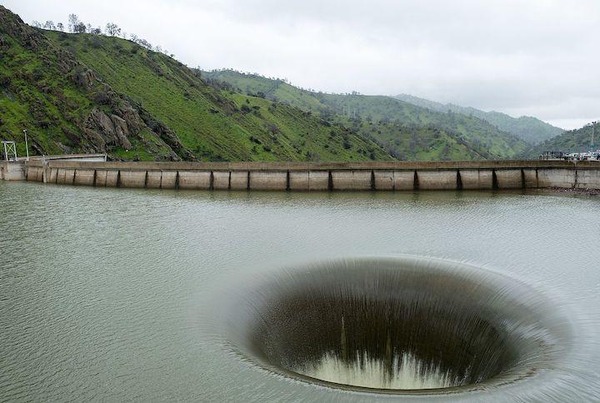 Glory_Hole,_Lake_Berryessa-thumb-720x484-410802
