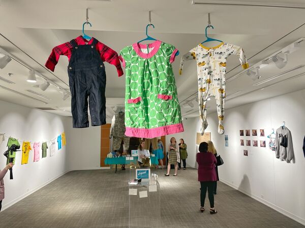 強姦魔「強姦はミニスカ履いてた女が悪い」レイプされた女性の服装展示会が催される 6
