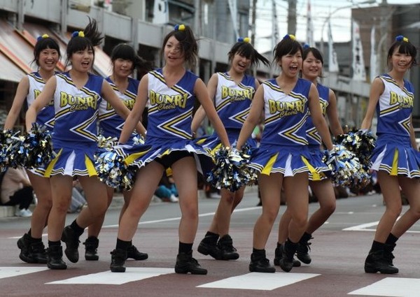 メルカリで「女子高生チアのユニフォーム 」が28万円で取引→外国人「日本人めっちゃキモい」 19