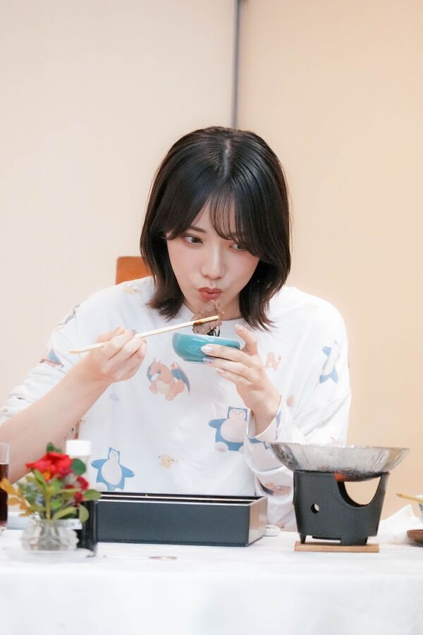 AV女優のバスツアーの食事が豪華！キッコーマンの烏龍茶を出したどこぞのアイドルとは大違い 9