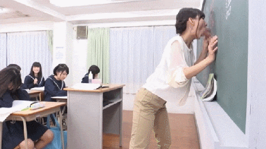 【画像】「壁とか机からちんこ生えてるAV」がヤラセってマジ？ 夢がなくなるんだが… 11