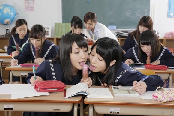 【画像】「壁とか机からちんこ生えてるAV」がヤラセってマジ？ 夢がなくなるんだが… 5