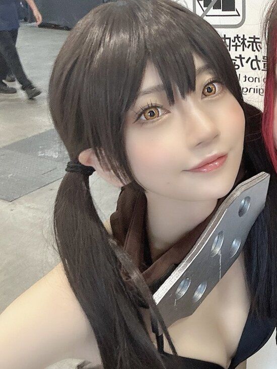【画像】AV女優さん、コミケでコスプレで売り子　その辺のコスプレイヤーを圧倒する可愛さ！ 12