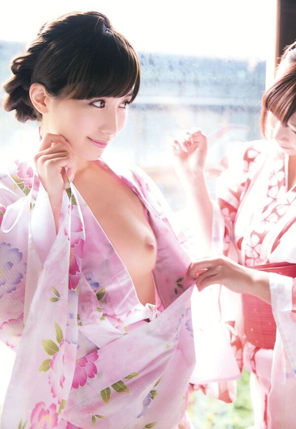 女「女性の乳首って茶色がデフォなんですけど？漫画やアニメでしか女体見たことない童貞しかおらんの？」 3