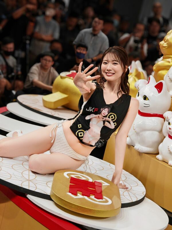 【GIF】日本の美女たち、台湾でまわされる 11