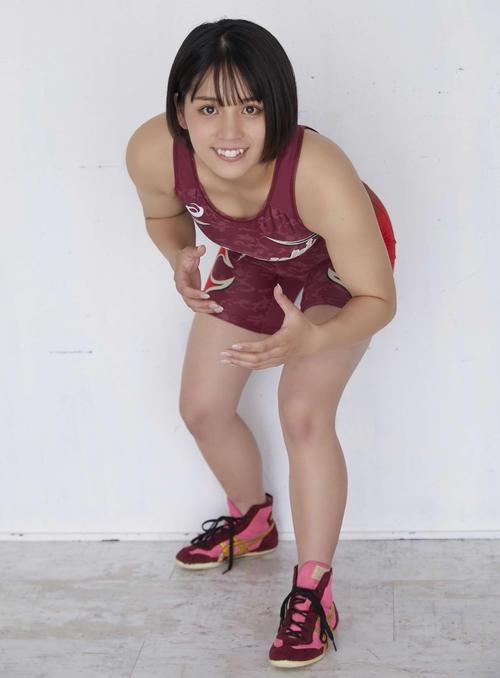 【画像】女子レスリング九州チャンピオンさん、水着姿を披露のサムネイル画像