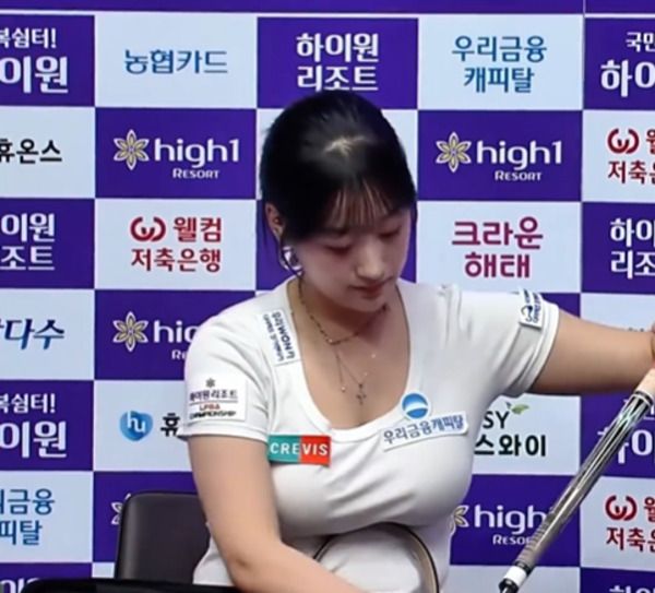 韓国ビリヤード選手「あなたさっき私が玉突いてる時、胸元チラチラ見てたでしょ」