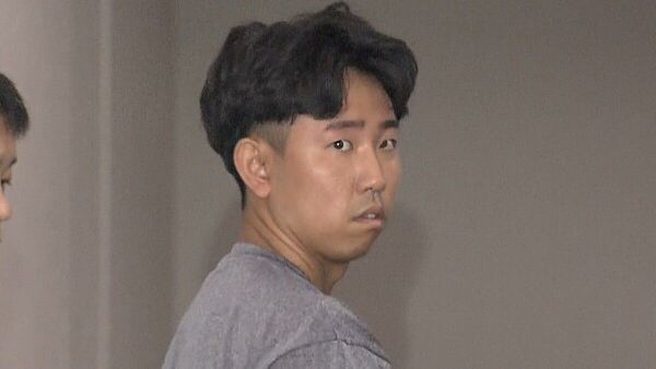 路上で酔って座り込んでいる女性の胸を触るわいせつ行為　服に体液かけた元お笑い芸人逮捕「M-1」出場歴も