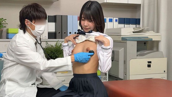「ブラジャーを着けずに受ける必要はあるのか」小中学校の健康診断でおっぱいの露出を巡り保護者から疑問の声