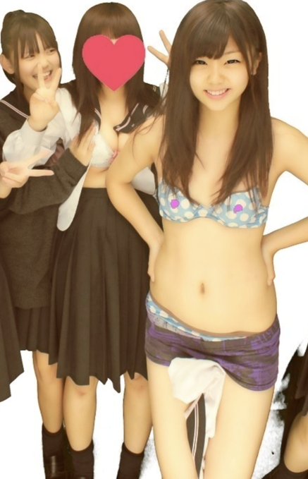 画像 女さん プリクラの中だしおっぱい出しちゃおwww パシャッ 5chえちえち