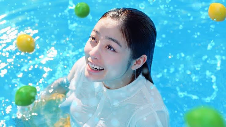 5chえちえち : 【画像】巨乳女さん「彼氏とプール来たw」