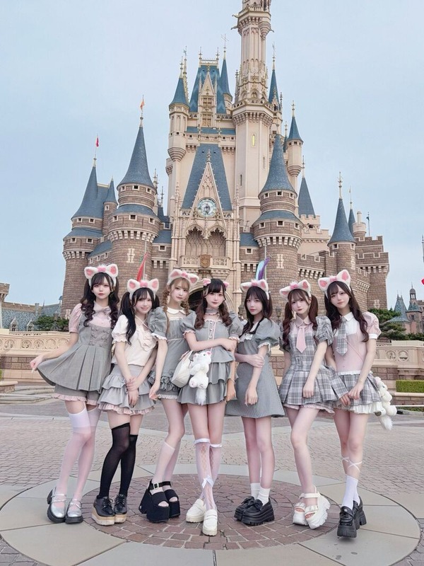 【画像】一軍女子のディズニーランドがこれ　どの娘とエッチするか迷うね