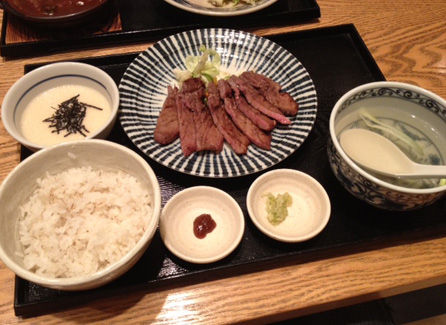 イオンモール浦和美園内 牛たん伊之助 で牛タン 食べて 遊んで 仕事して イオンモール浦和美園内 牛たん伊之助 で牛タン 食べて 遊んで 仕事して