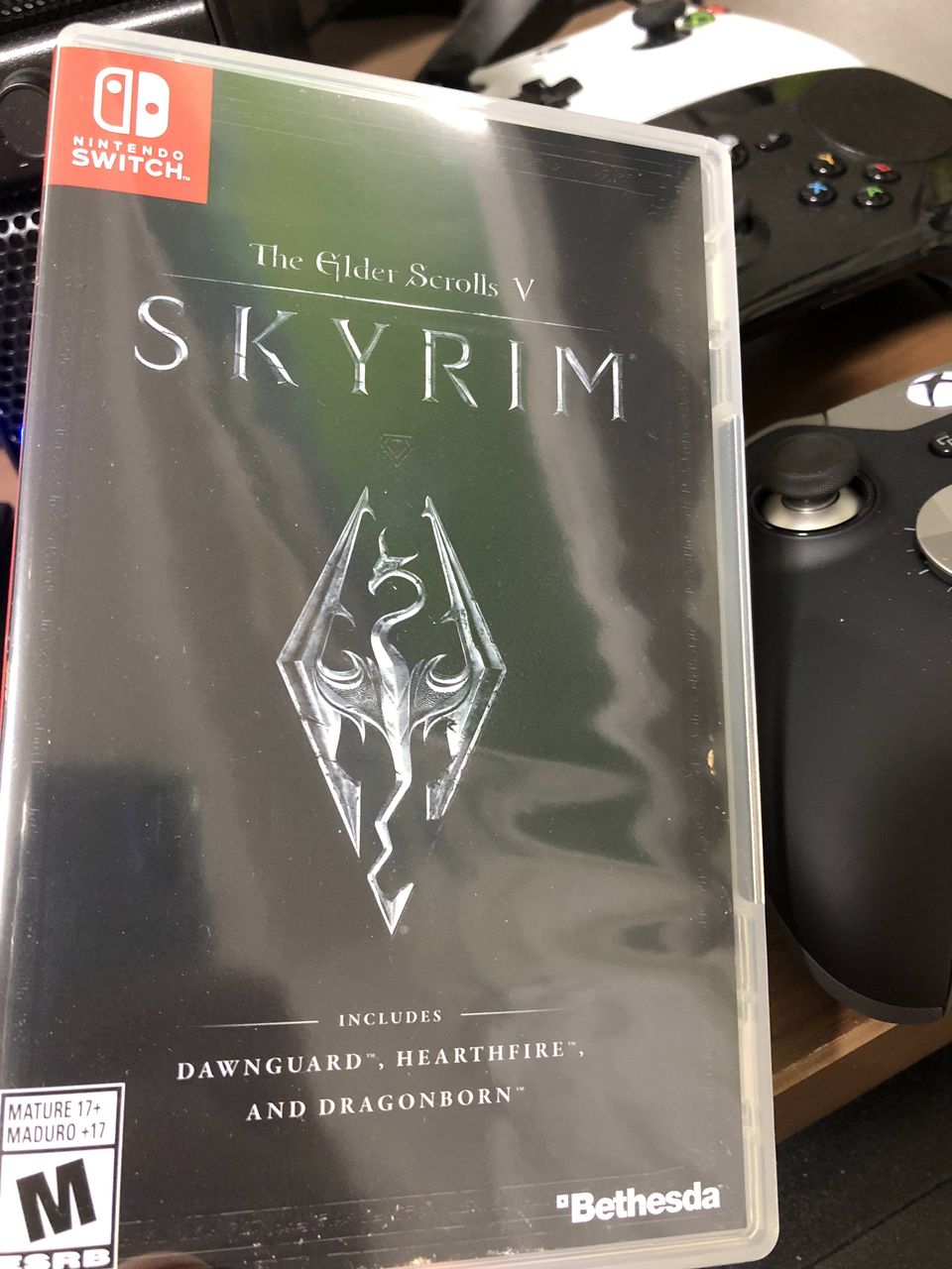 ニンテンドースイッチ版のスカイリム 買ってきたんだが普通に動いててヤバいな こんな名作が携帯機でちゃんと出来るなんて ゲハード Ps4 ニンテンドースイッチの最新情報をお届け ニンテンドースイッチ版のスカイリム 買ってきたんだが普通に動いててヤバいな こんな名作が携帯機でちゃんと出来るなんて ゲハード Ps4 ニンテンドースイッチの最新情報をお届け