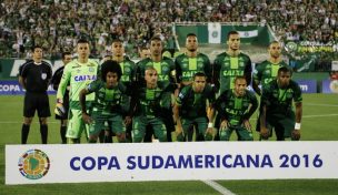 ブラジルサッカー選手の乗った旅客機墜落