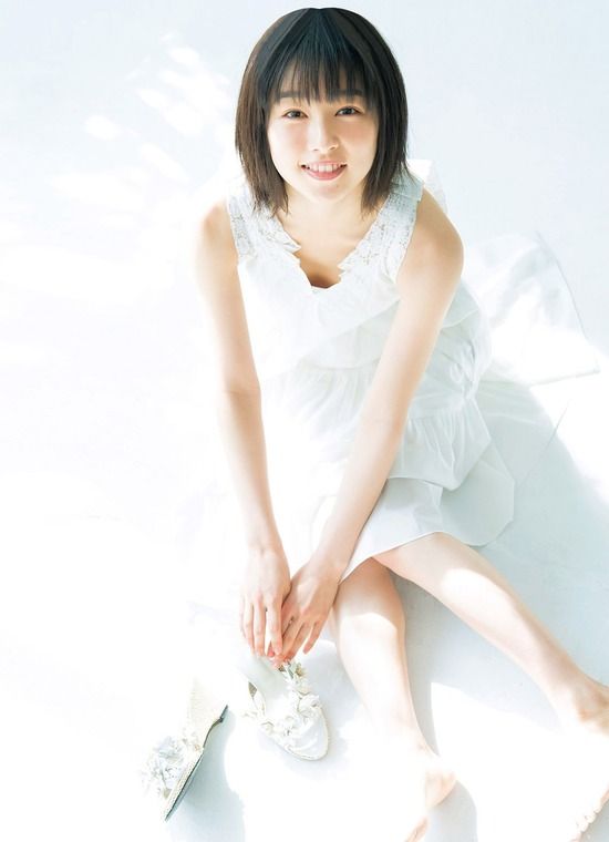 桜井日奈子(21)透明感が半端ないグラビアを披露ｗｗ【エロ画像】