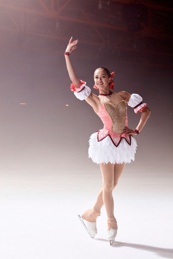 ザギトワ選手(16)のまどマギコスプレ衣装姿が抜けるww【エロ画像】