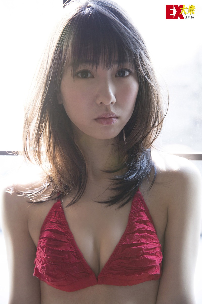 SKE48熊崎晴香(20)貧乳娘のスレンダー水着姿が抜けるww【エロ画像】