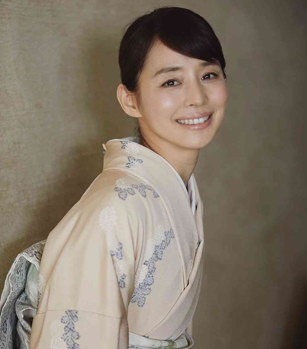 美しいってこういうこと」「憧れます」 石田ゆり子、久しぶりの